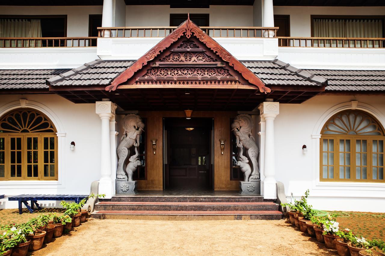 Sea View Resort- Esha Heritage Inn Cherai Beach Exterior foto