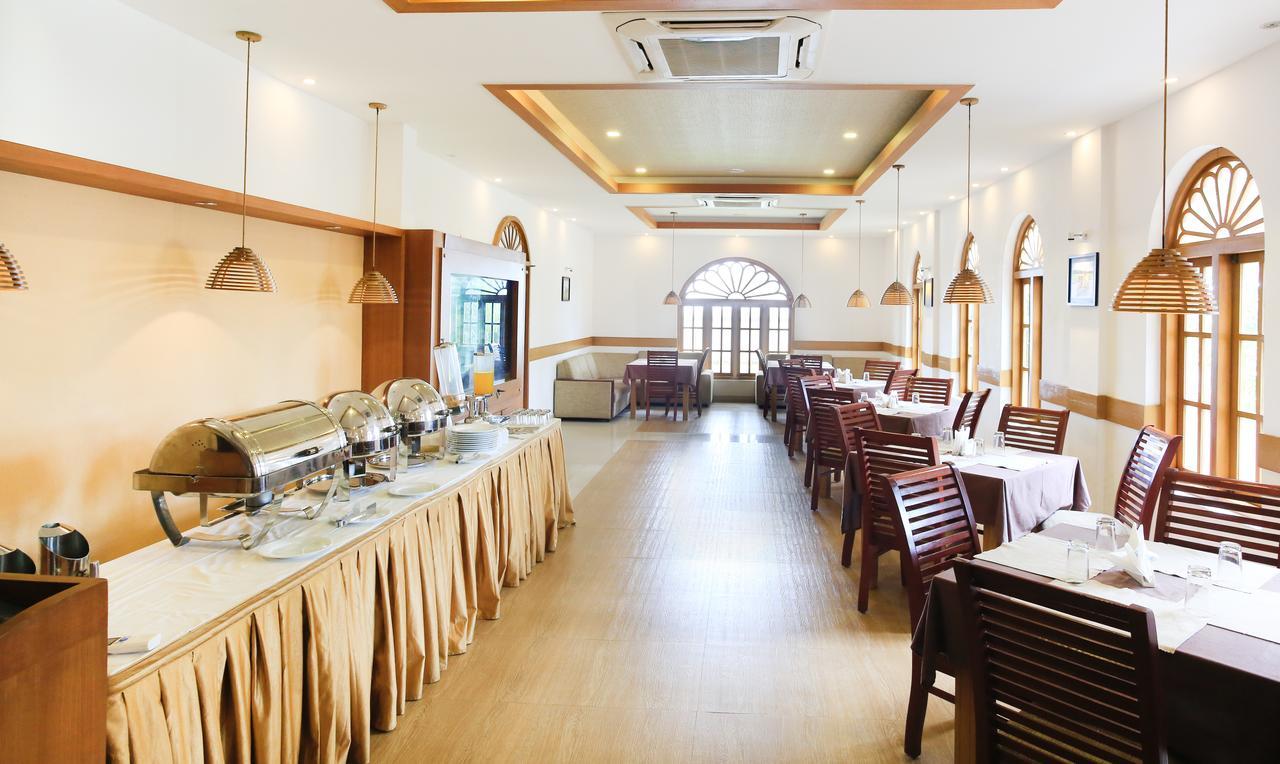 Sea View Resort- Esha Heritage Inn Cherai Beach Exterior foto