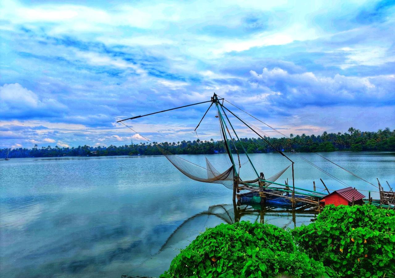 Sea View Resort- Esha Heritage Inn Cherai Beach Exterior foto