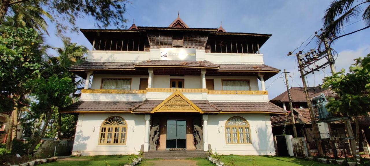 Sea View Resort- Esha Heritage Inn Cherai Beach Exterior foto