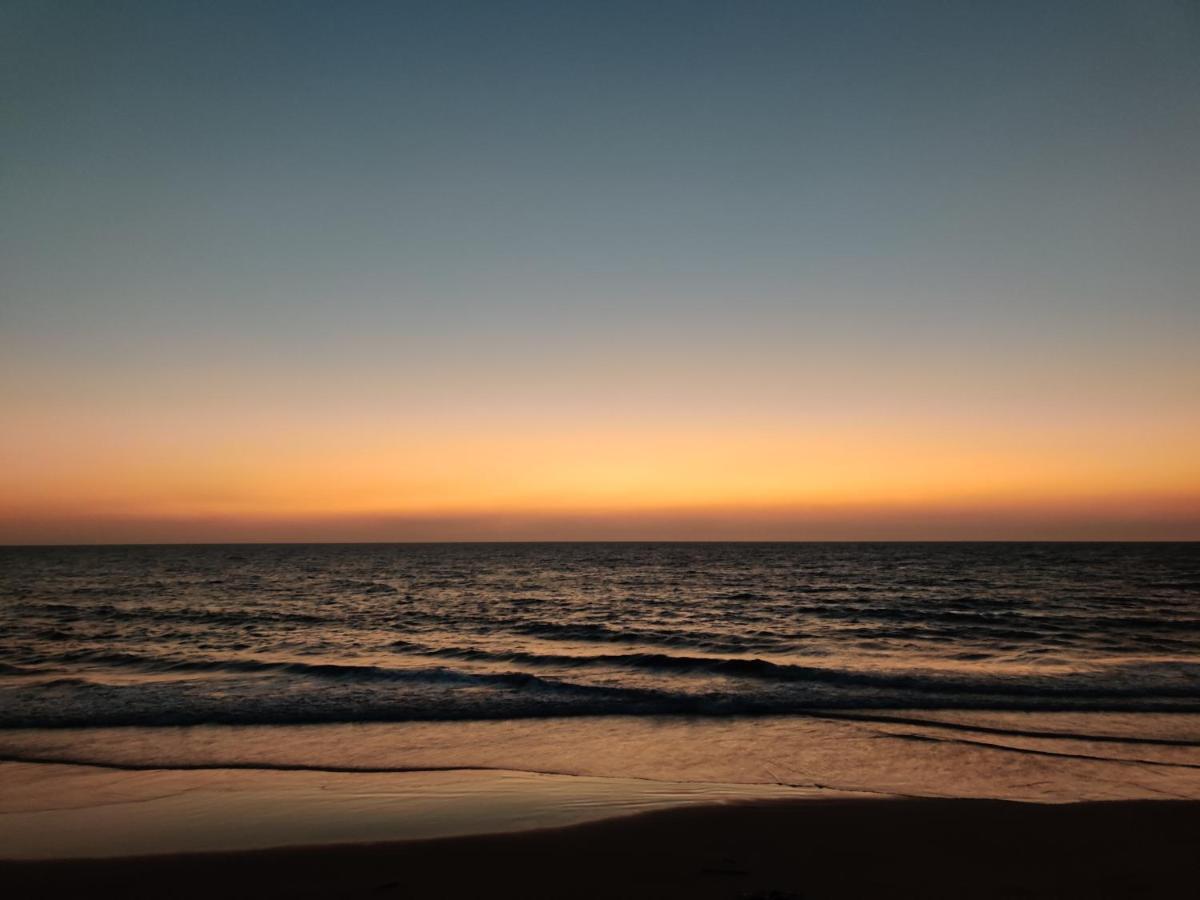 Sea View Resort- Esha Heritage Inn Cherai Beach Exterior foto