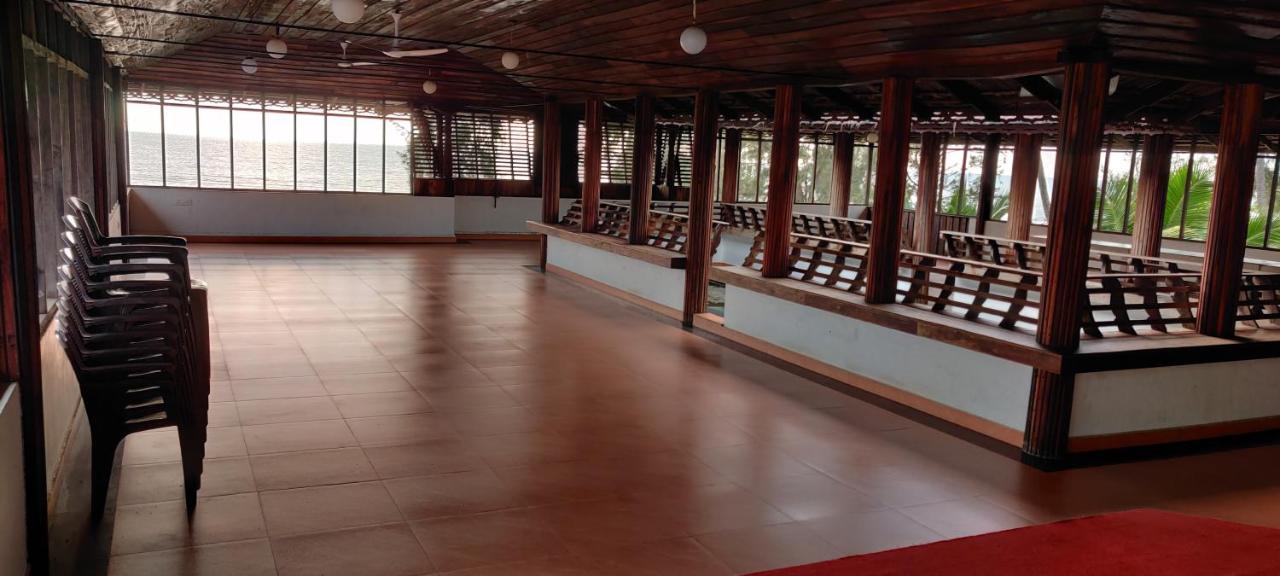 Sea View Resort- Esha Heritage Inn Cherai Beach Exterior foto