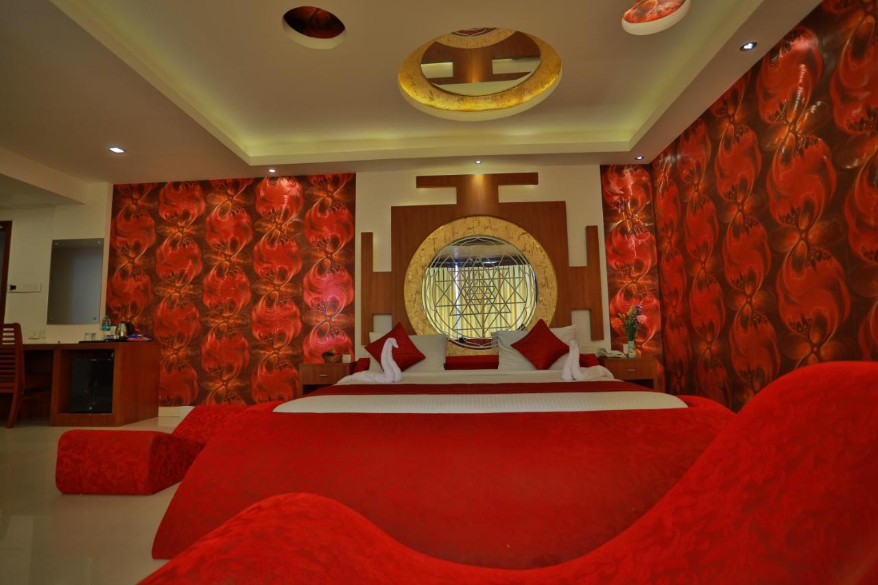 Sea View Resort- Esha Heritage Inn Cherai Beach Exterior foto